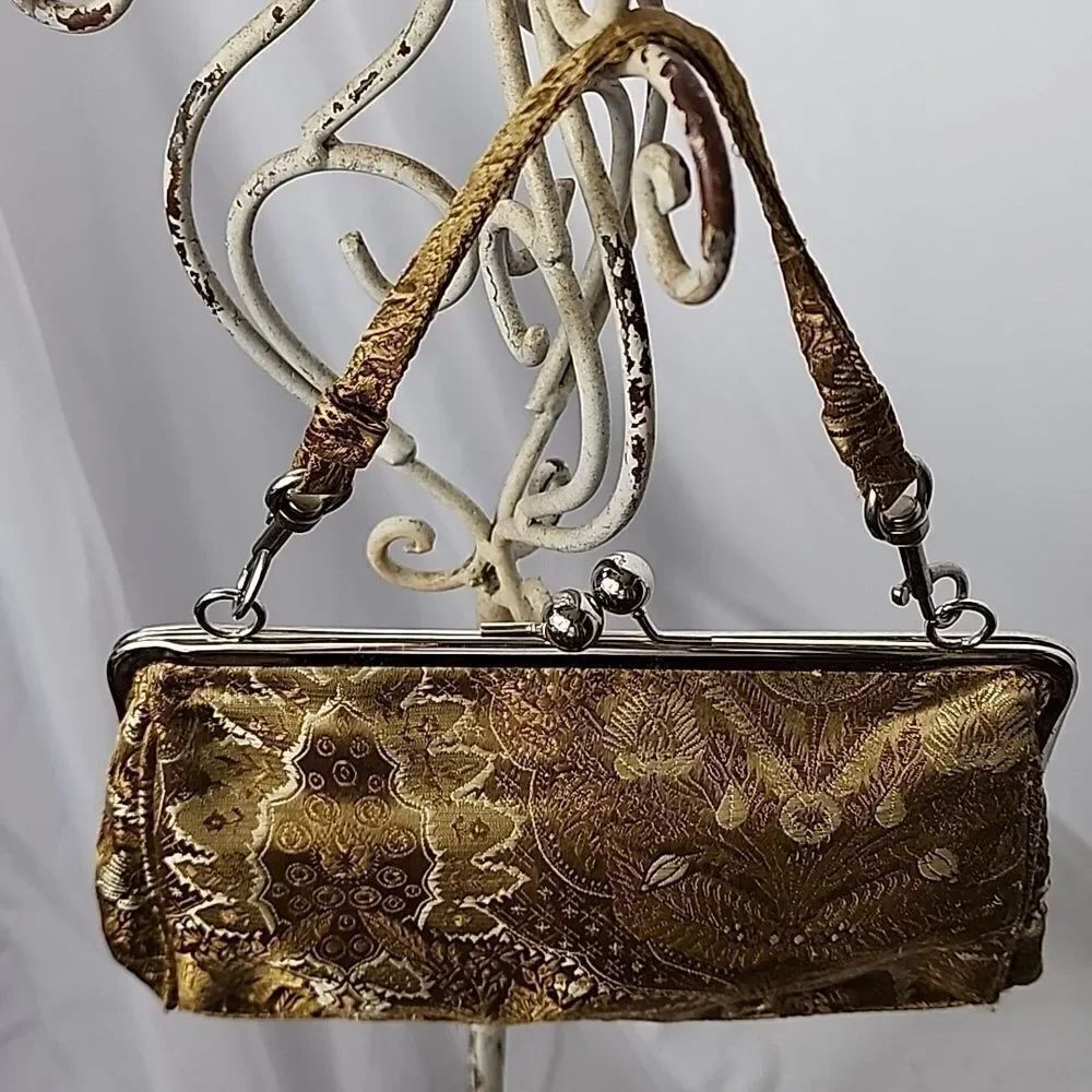 Vintage Gold Tone Floral Evening Bag With Silver Tone Kiss Lock Hardware